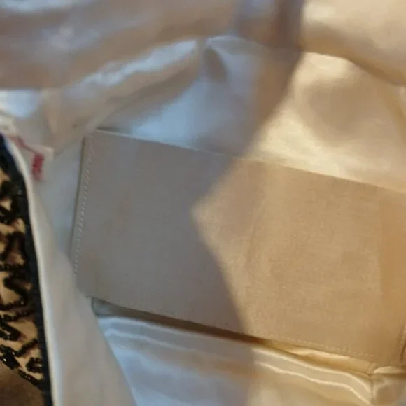 Vintage Women's Fabric White Clutch Abstract Black Beading - Picture 6 of 10